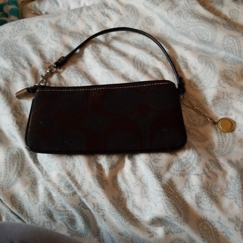 Coach - Picture 2 of 4